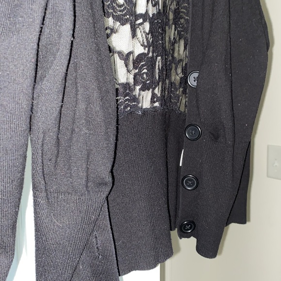 Take out cardigan, sweater size XL the back lace, front is a cardigan buttons up - Picture 2 of 7
